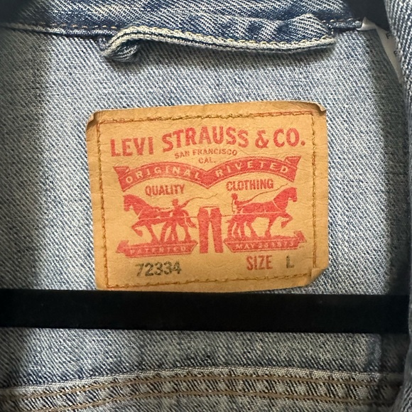 Levi’s Denim Jacket - Picture 3 of 3